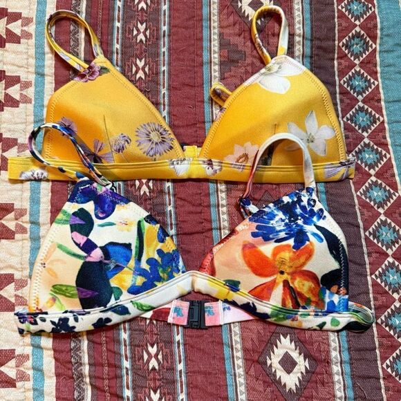 Triangl swimwear set of 2 bikini tops size small - Picture 1 of 7